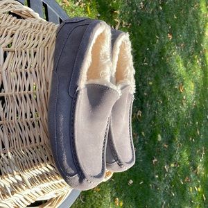 NWOT UGG Slippers Men’s size 12